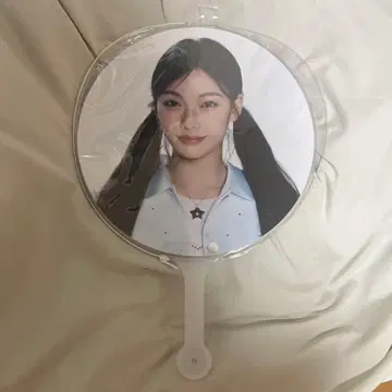 ILLIT 서울콘 부채 이로하