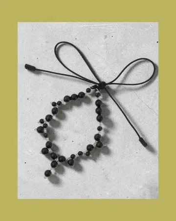 랜덤 비즈의 존재감 발군 목걸이 (블랙)