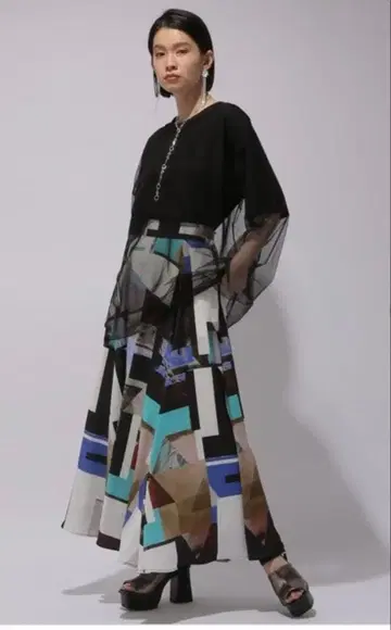 HARE 패턴 콜라주 플레어 스커트 블루