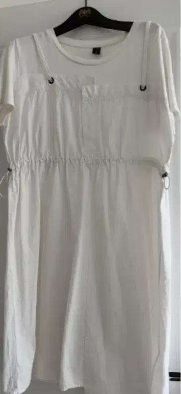 화이트 드로 코드 원피스