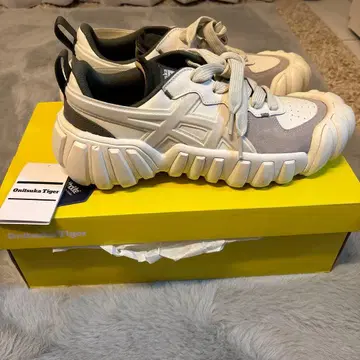 [오니츠카타이거] 덴티그레 LS 미사용 새상품 28.5cm