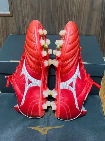 미즈노 네오 3 레드 축구화