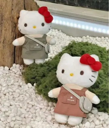 헬로키티 한국 한정판 snowpeak 콜라보 키링 2세트