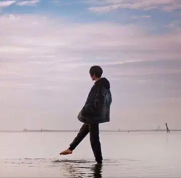 요네즈 켄시 착용 퍼 재킷