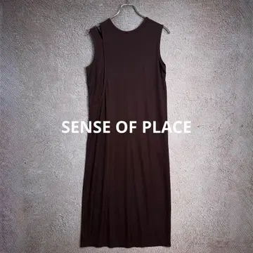 SENSE OF PLACE 슬리브리스 비대칭 맥시 원피스