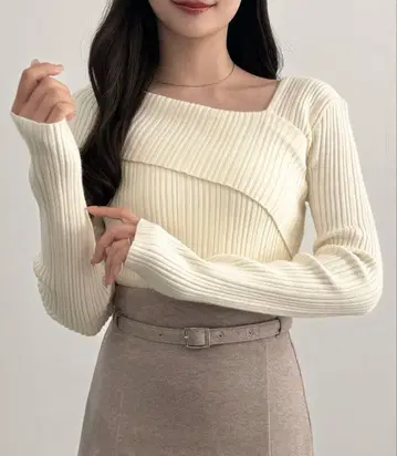 cenea 비대칭 롤 칼라 니트탑