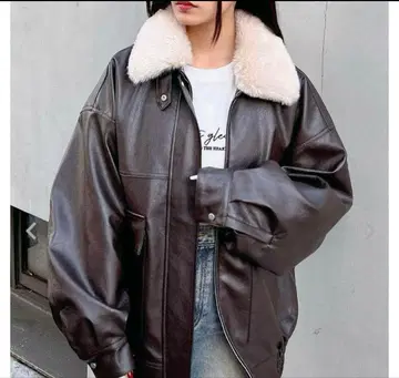 INGNI 퍼 티펫 부착 인조 가죽 블루종