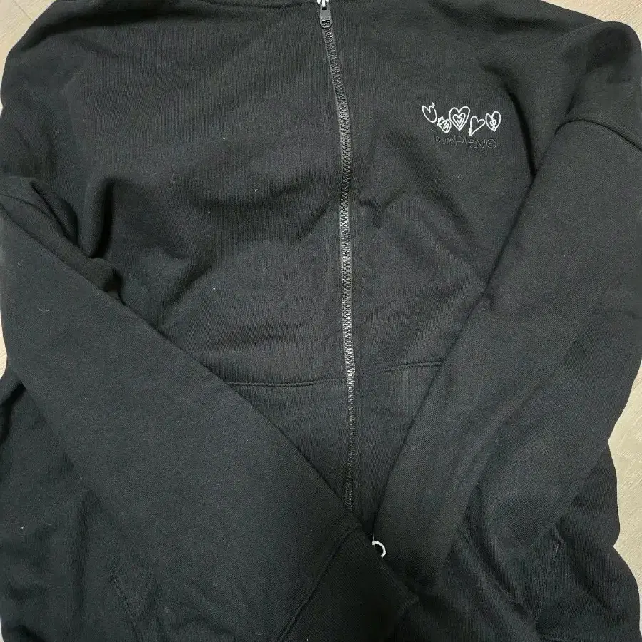 Sealed PLAVE Sixth Summer Hoodie, Size M #플레이브,#플레이브굿즈