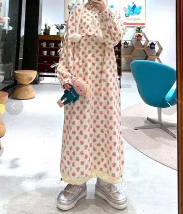 Alley Tokyo 리본 하프 지퍼 플리스 원피스