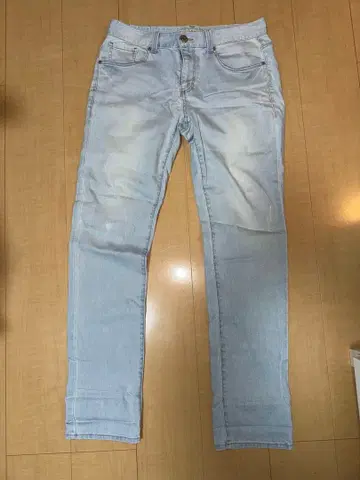 GUESS 라이트 블루 30인치 데님