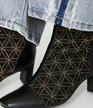 [ Oriental Traffic ] 기하학 패턴 레이스 부티 L