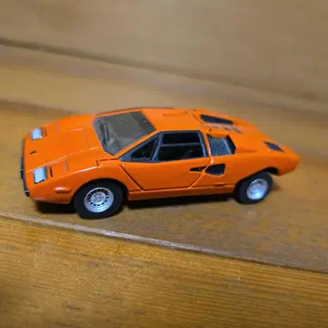 토미카 프리미엄 람보르기니 카운타크 LP 400