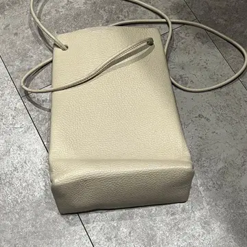 aeta 스퀘어 숄더 토트 화이트