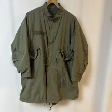 올리브 그린 모즈 코트 밀리터리 코트