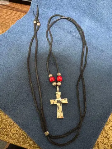 GARNI 크로스 목걸이