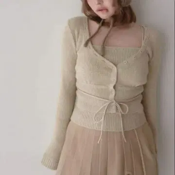 Delta button tops andmary