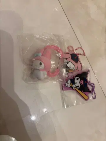 마이멜로디와 쿠로미, 카라비너와 사무라이 재팬 복권입니다