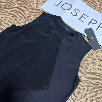 미사용 새상품 JOSEPH(조셉) 깔끔하고 세련된 실크 블라우스