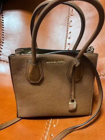 MICHAEL KORS 브라운 숄더백