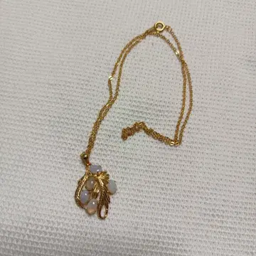 오팔? 목걸이