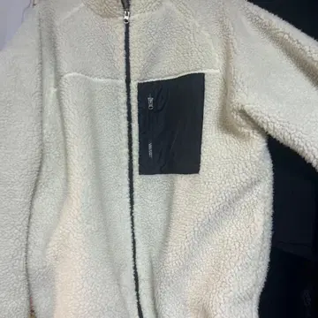 화이트 플리스 자켓