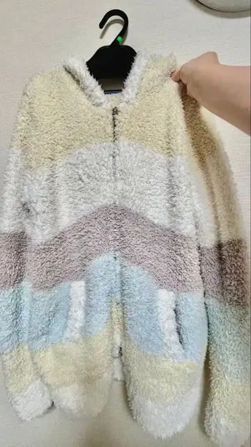 플리스 스트라이프 후드 부착 룸웨어