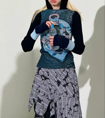 PERVERZE 퍼버즈 니트탑