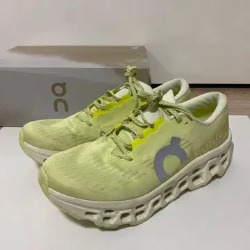 on Cloudmonster 3 클라우드몬스터 3