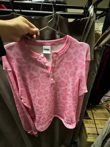 핑크 레오파드 무늬 긴팔 티셔츠