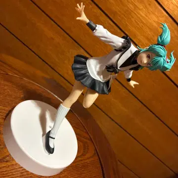 기동전사 건담 -역습의 샤아- 크와트로 바지나 피규어