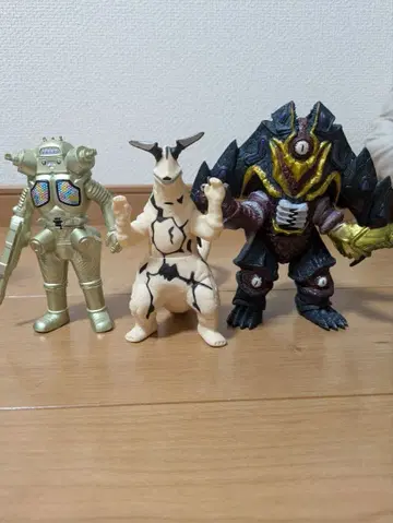 울트라맨 시리즈 괴수 3체 세트