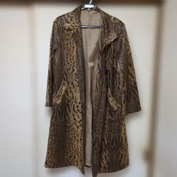 레오파드 무늬 자켓