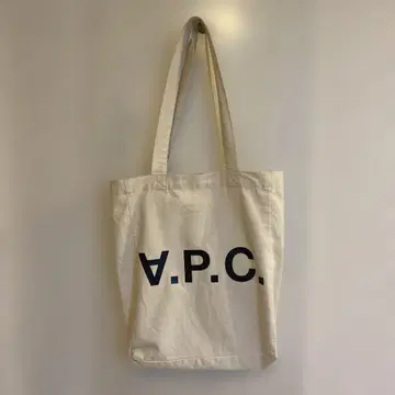 A.P.C. 아이보리 토트백