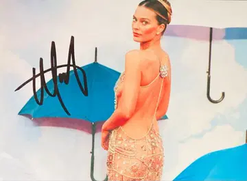 마고 로비 친필 사인 사진 할리 퀸 바비 sc