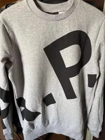 A.P.C. 그레이 맨투맨 S 사이즈