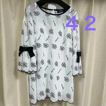 컨디션 최상 카멜리아 무늬 미들 기장 튜닉