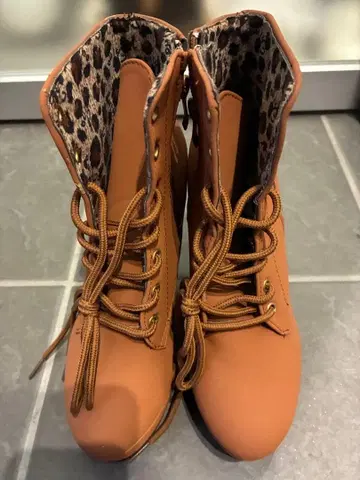 통굽 레이스업 부츠 브라운 레오파드 무늬 내부 핑힐 13cm