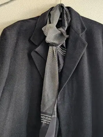 CARVEN PARIS 실크 100% 롱 스카프 모노톤 x 체인 패턴