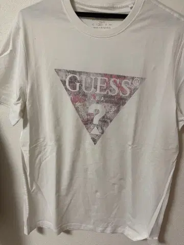 GUESS 화이트 T셔츠 M