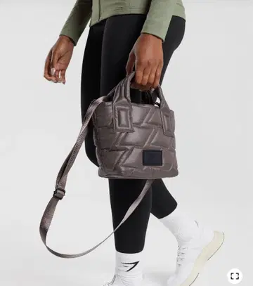 GYMSHARK 짐 샤크 그레이 퀼팅 숄더백