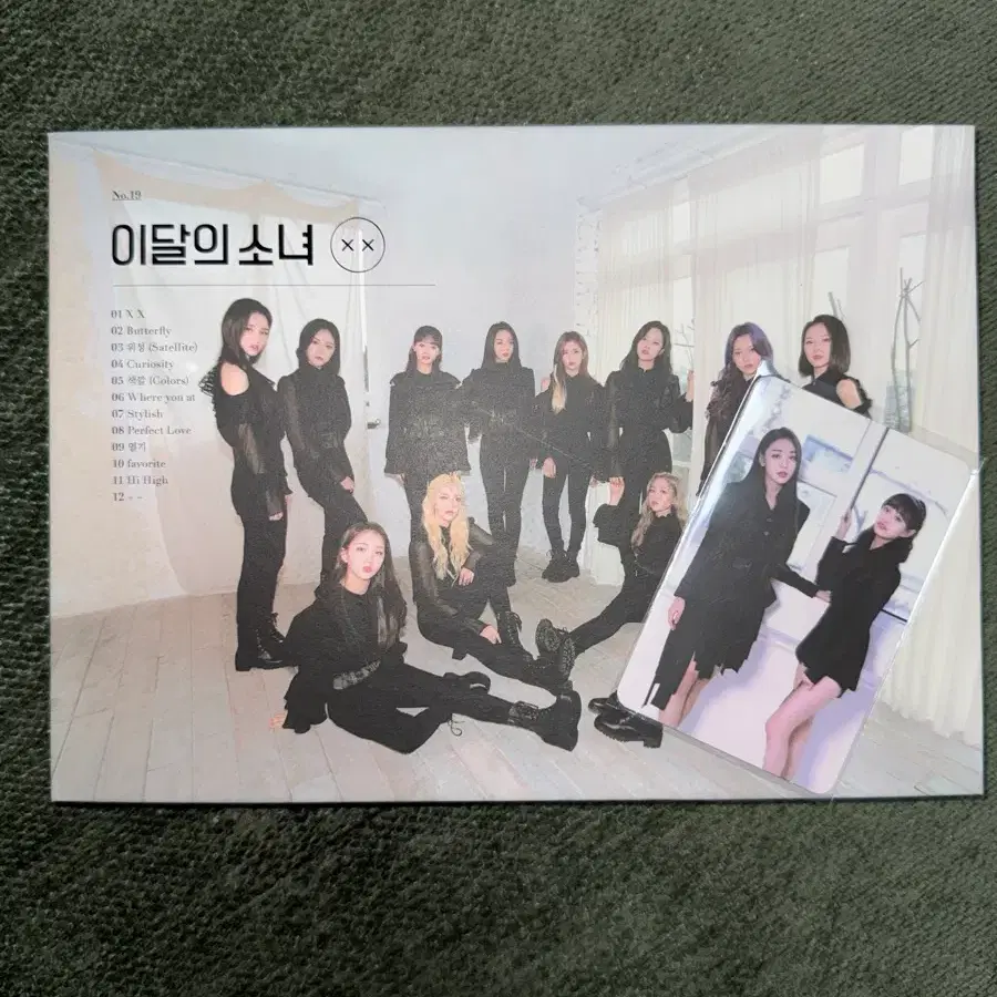 Buy LOONA Signed albums, Rare photocards on Bunjang!