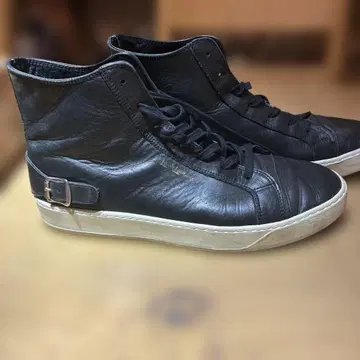 루이스 레더 가죽 하이컷 스니커즈 버클 포함