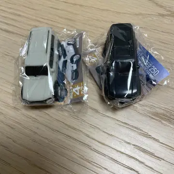 도요타 랜드크루저 250 가챠가챠 베이지 & 블랙