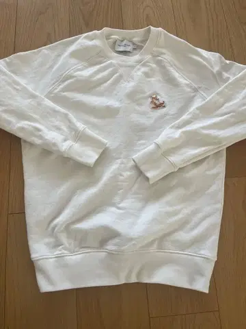 메종 키츠네 화이트 맨투맨 M