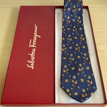 살바토레 페라가모 넥타이