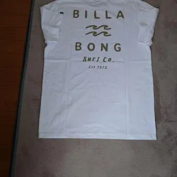 빌라봉 화이트 티셔츠 골드 로고