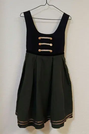 아마벨 나폴레옹풍 블레이드 부착 오버롤 스커트