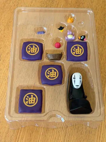 얹은 캐릭터 센과 치히로의 행방불명