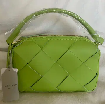 cache cache 뜨개질 디자인 숄더백 새상품, 미사용