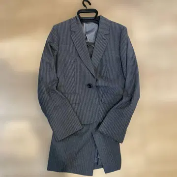 Precious 그레이 스트라이프 수트 세트